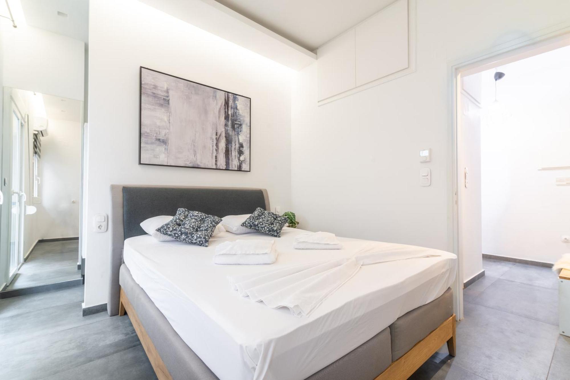 Misty Grey Apartment Near City Centre كاندية المظهر الخارجي الصورة